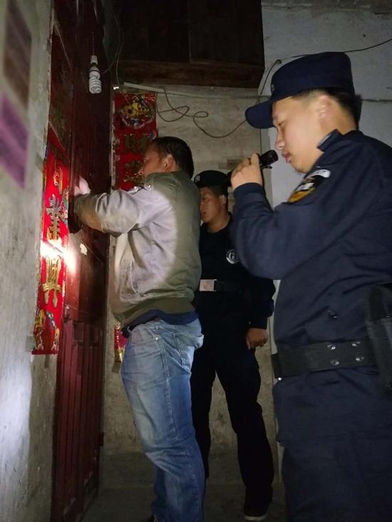 亳州粗心妈妈误将幼女锁家中 